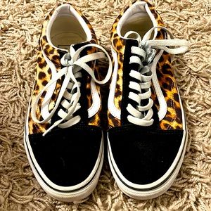 Leopard Classic Vans